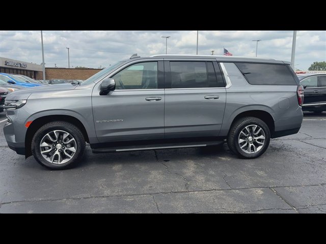 Certified 2021 Chevrolet Suburban LT w/ LT Signature Package AWD/4WD image 5