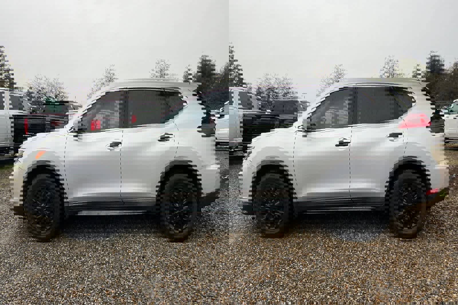 Used 2018 Nissan Rogue S image 6