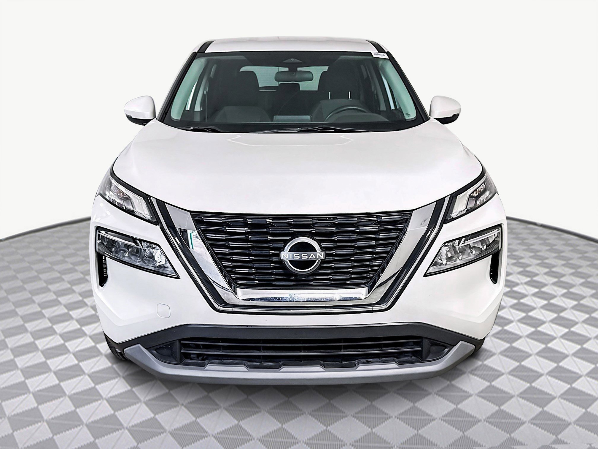 Used 2023 Nissan Rogue SV image 2