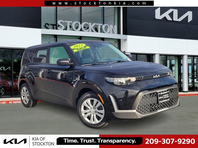 Used 2023 Kia Soul LX image 1