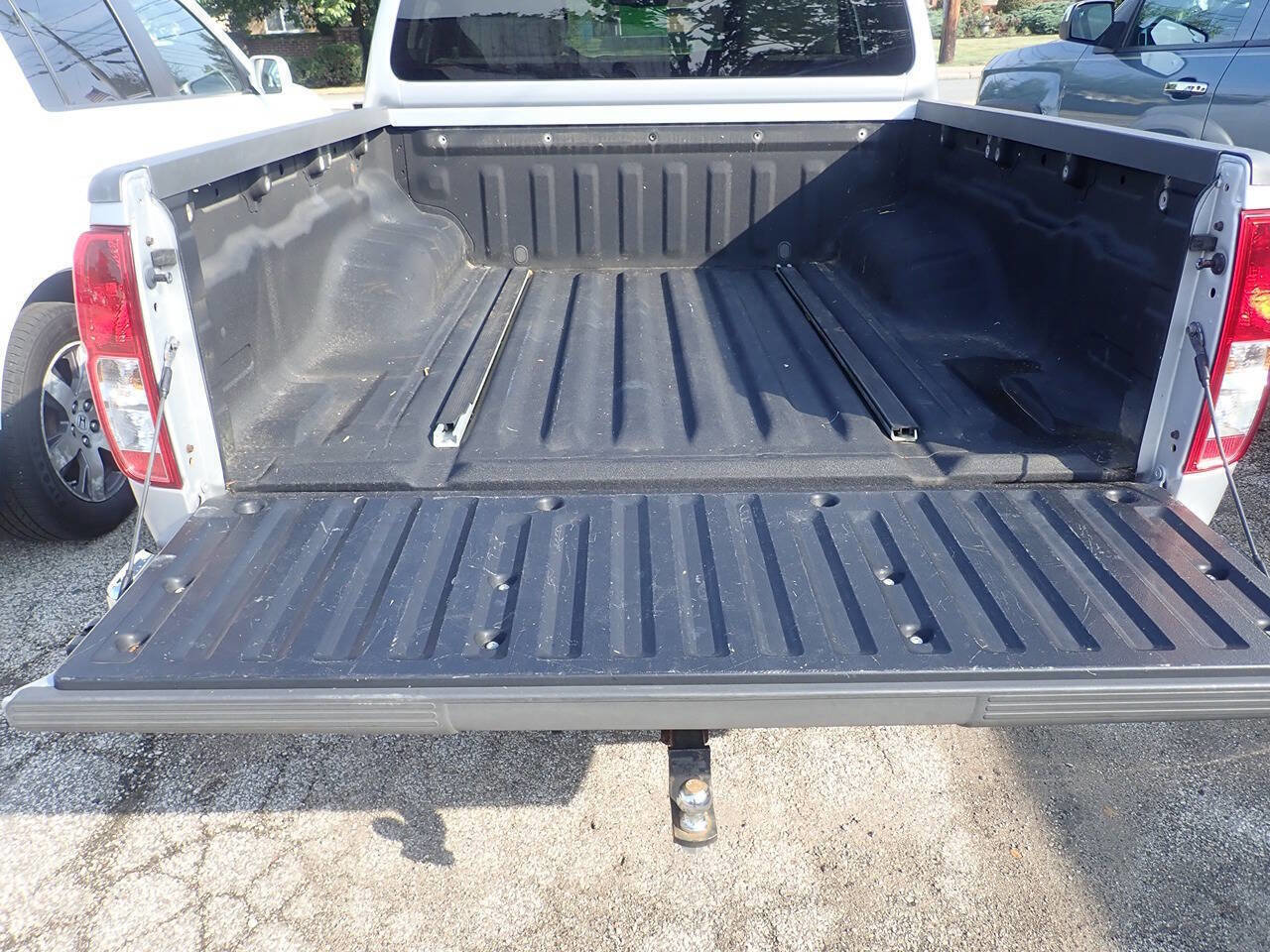 Used 2012 Nissan Frontier SV w/ SV Premium Utility Pkg image 26