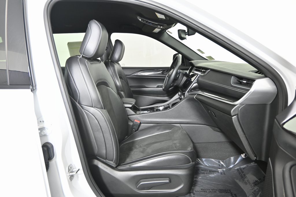 Used 2022 Jeep Grand Cherokee L Altitude image 13