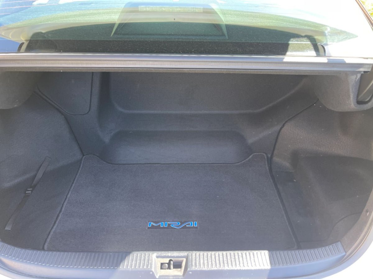 Used 2016 Toyota Mirai FWD image 10
