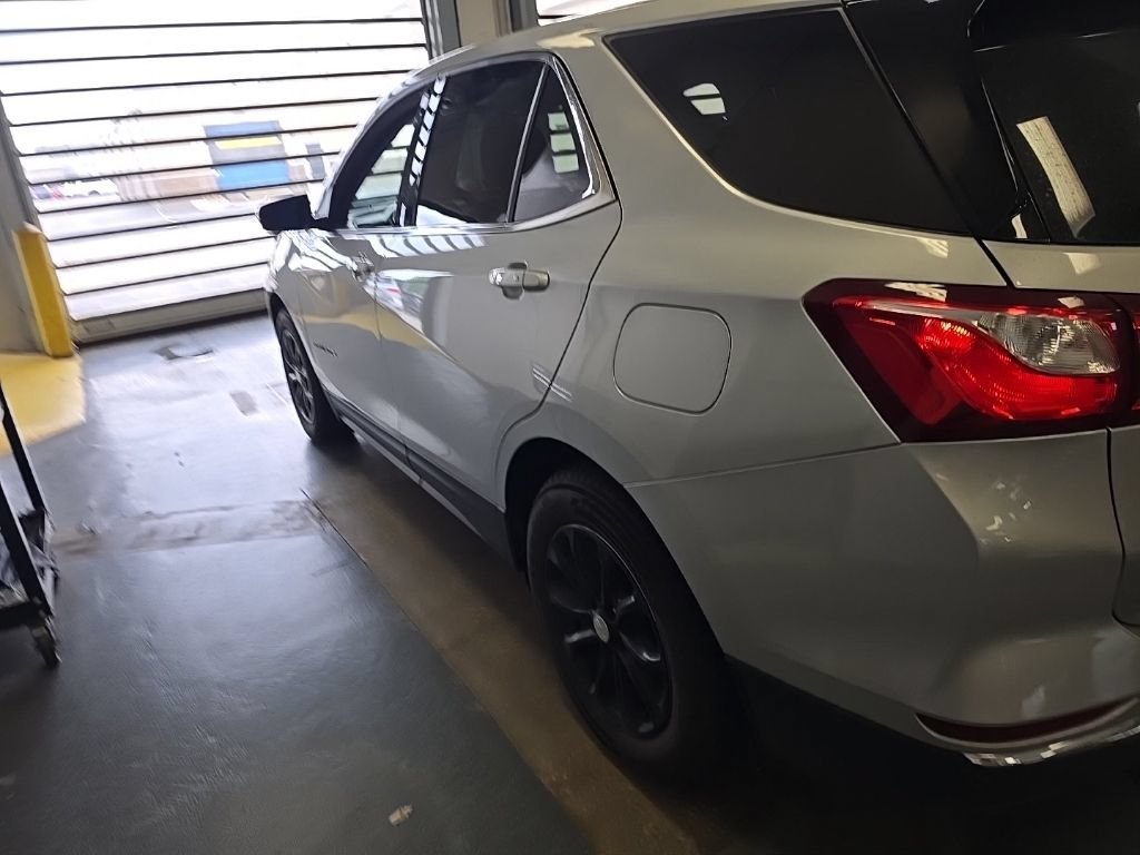 Used 2018 Chevrolet Equinox LT FWD image 5
