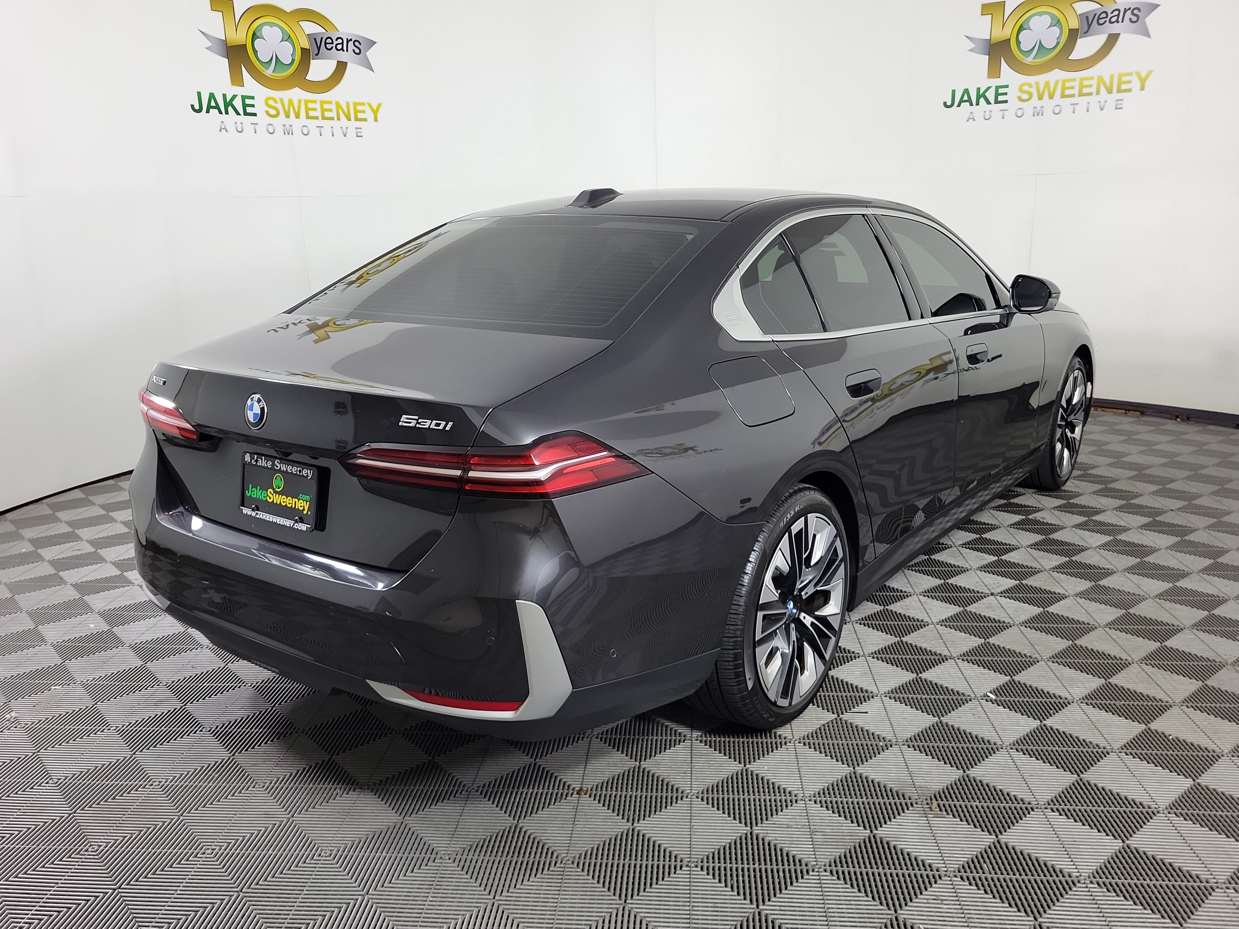 Used 2024 BMW 530i xDrive w/ Premium Package AWD/4WD image 7