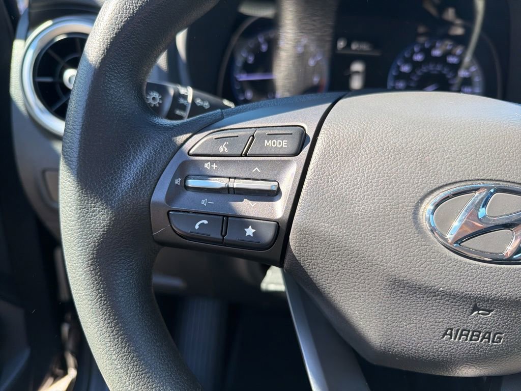 Used 2022 Hyundai Kona SE w/ Cargo Package image 13