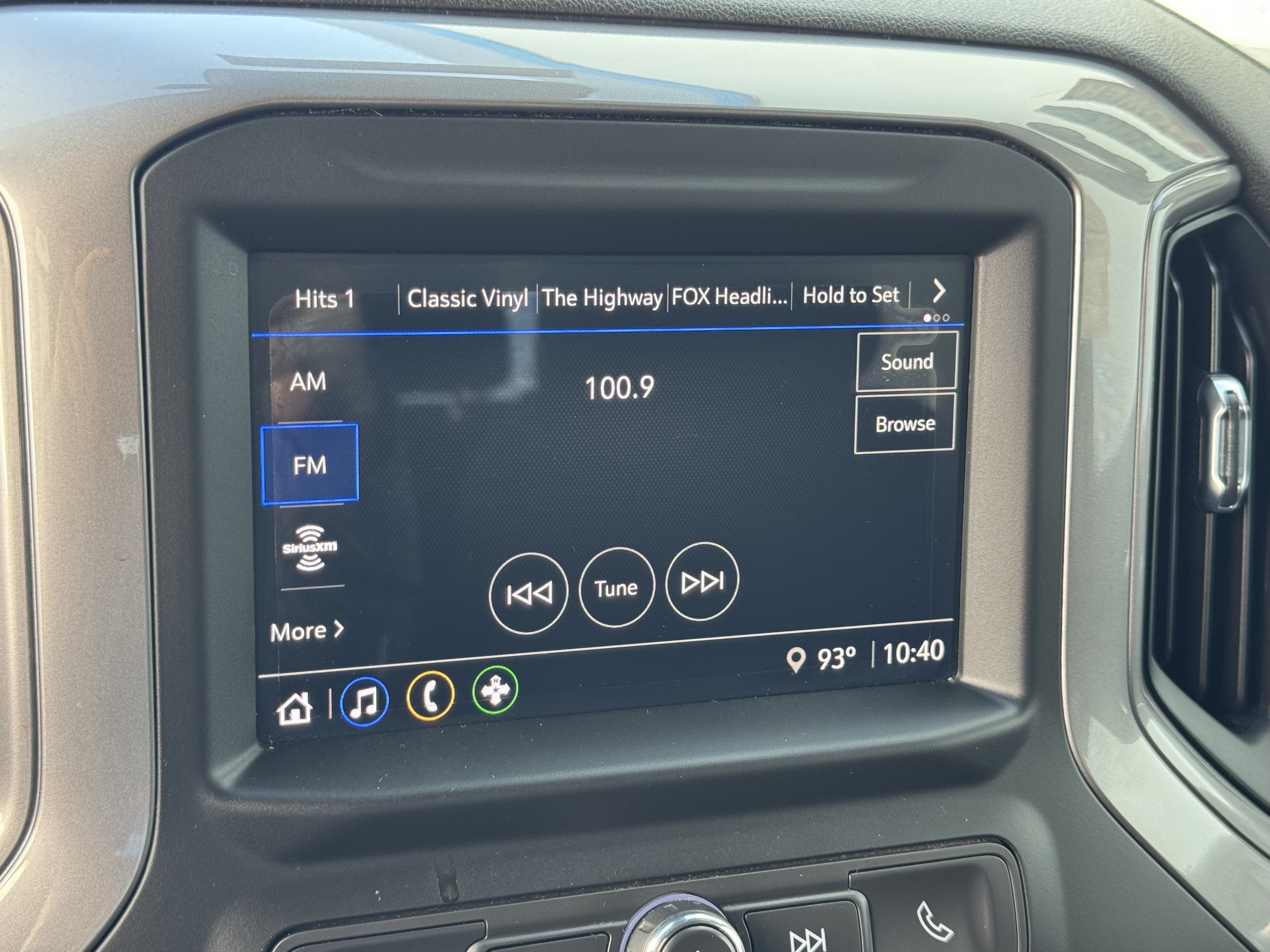 Certified 2022 Chevrolet Silverado 1500 Custom AWD/4WD image 26
