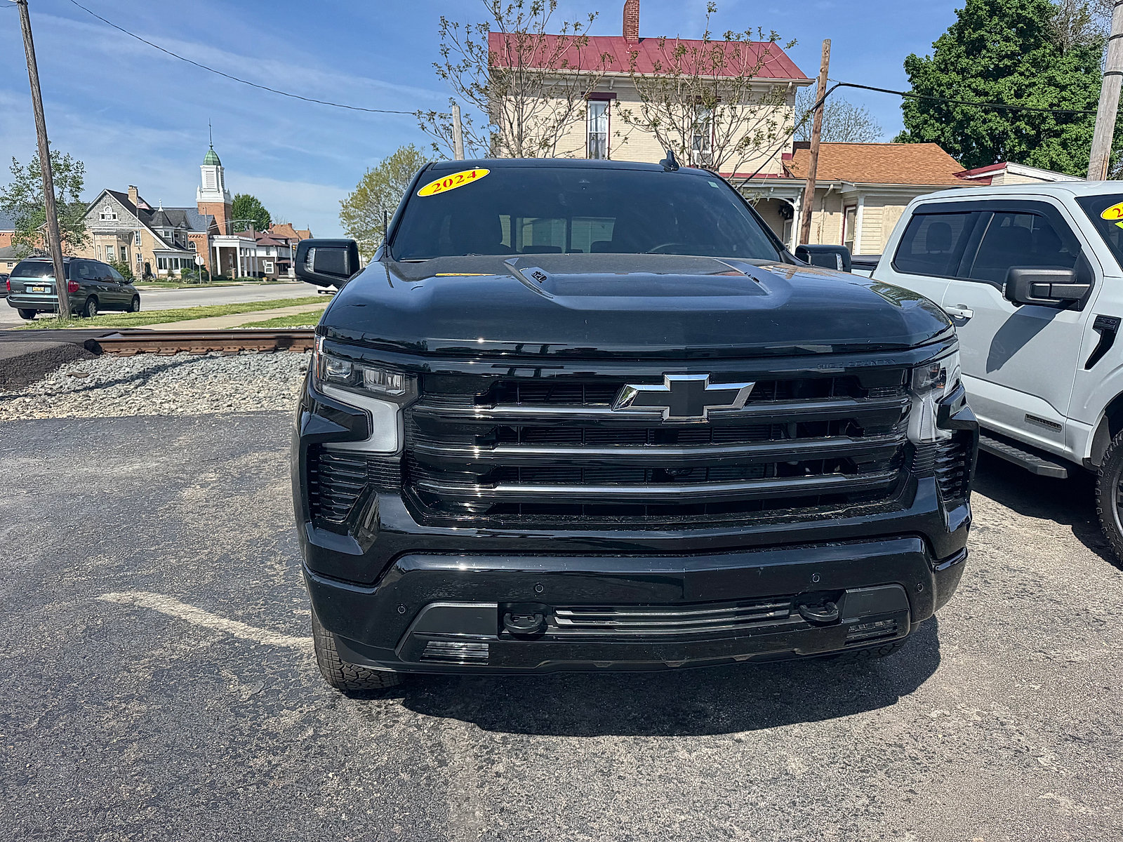 Used 2024 Chevrolet Silverado 1500 High Country w/ Midnight Edition AWD/4WD image 2