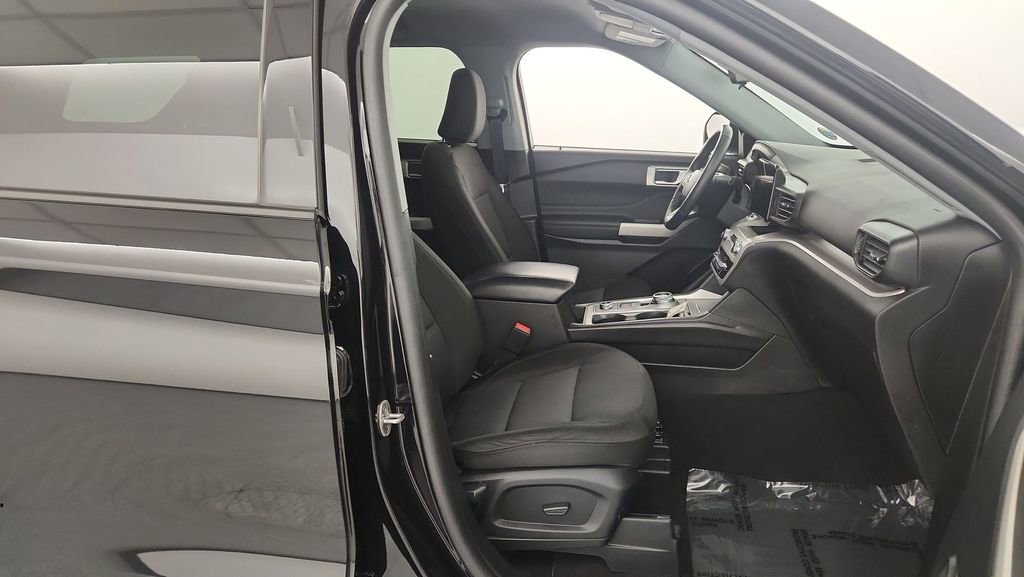 Certified 2023 Ford Explorer XLT image 31