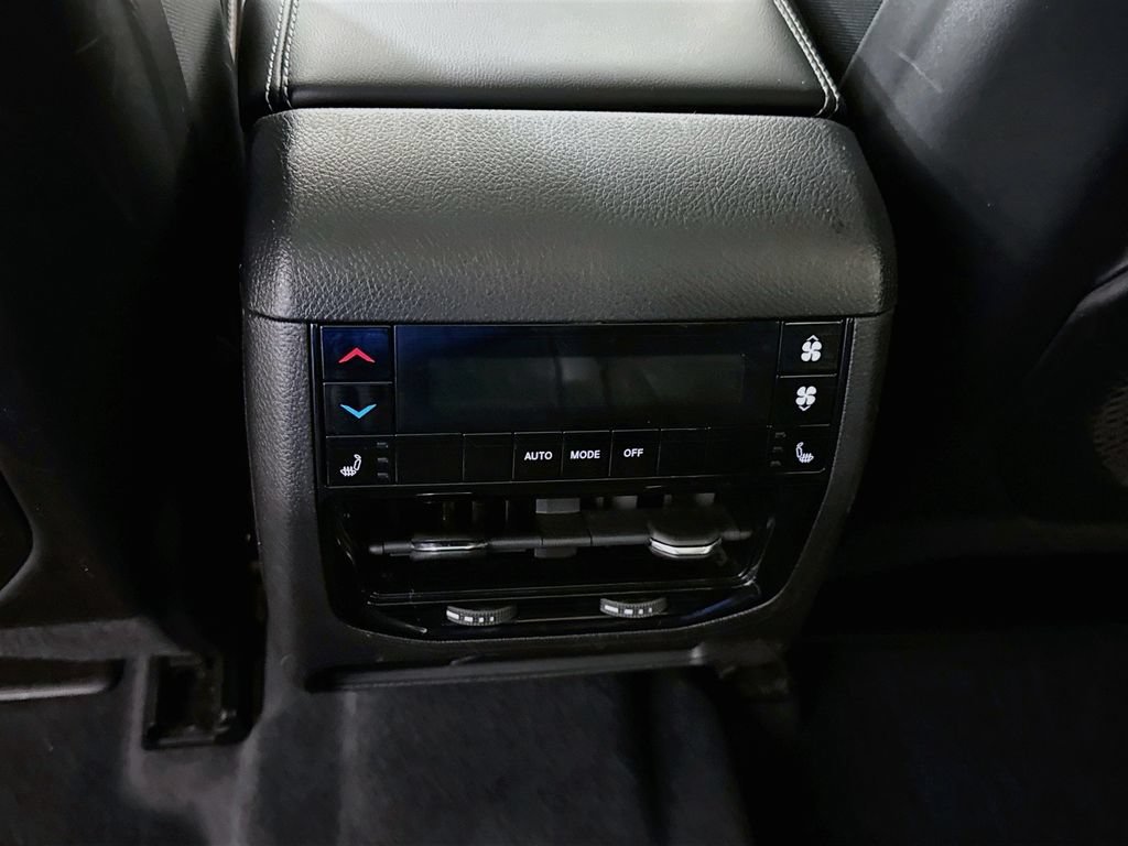 Used 2023 Jeep Grand Cherokee L Limited w/ Luxury Tech Group II AWD/4WD image 13