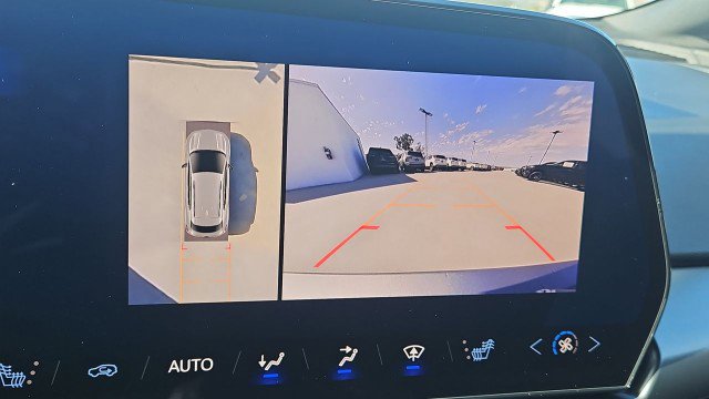 Used 2024 Chevrolet Equinox EV RS FWD image 14