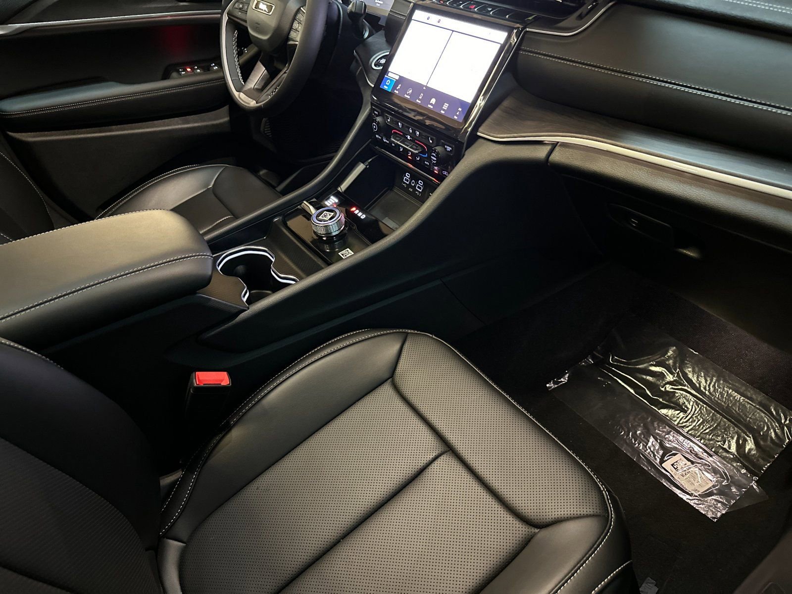 New 2025 Jeep Grand Cherokee Limited image 15