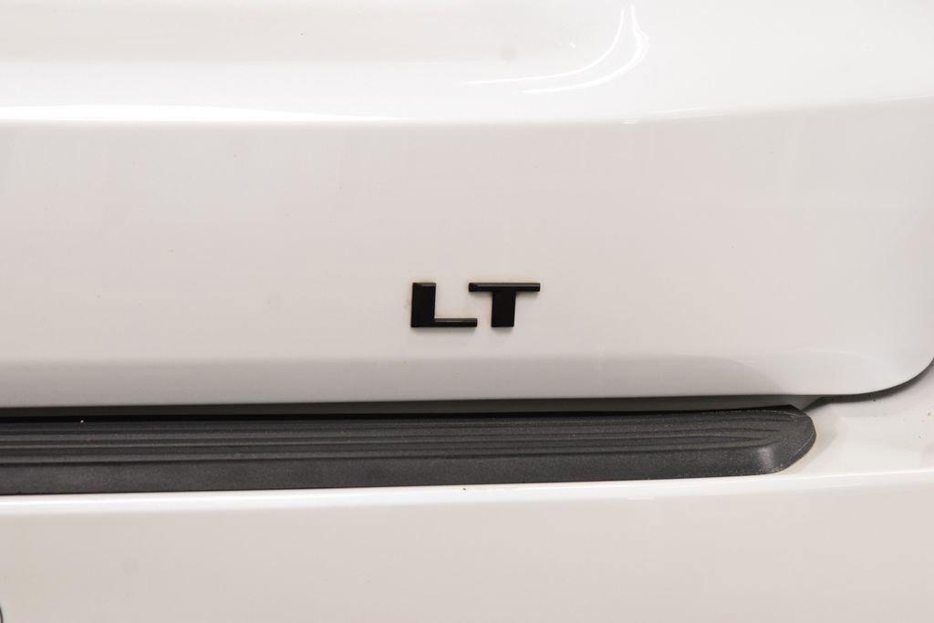 Used 2022 Chevrolet Tahoe LT w/ Luxury Package AWD/4WD image 21