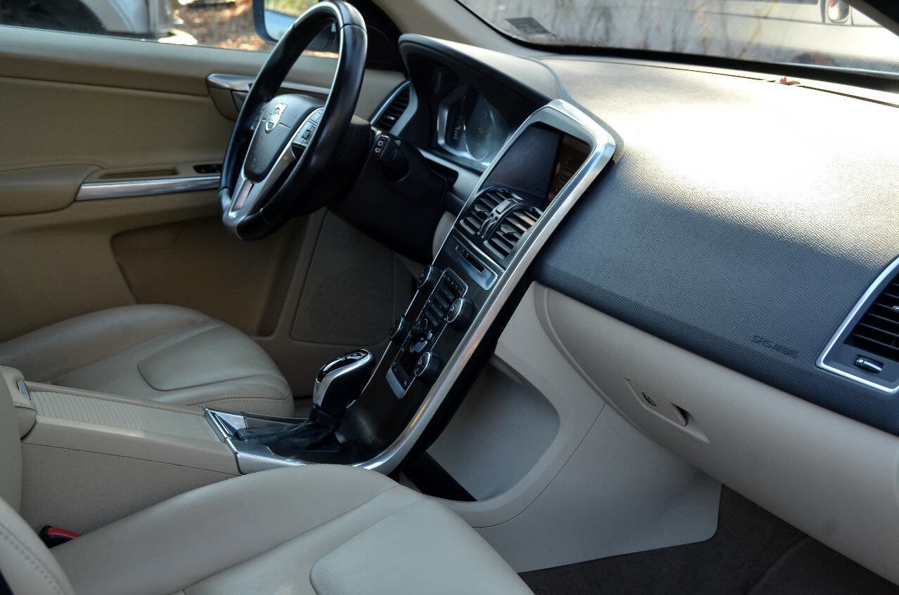 Used 2015 Volvo XC60 3.2 Premier Plus image 12