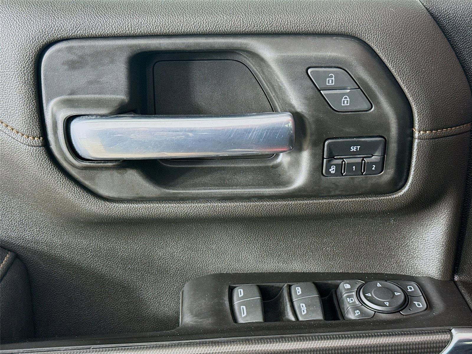 Used 2022 GMC Sierra 2500 AT4 w/ AT4 Premium Plus Package AWD/4WD image 19