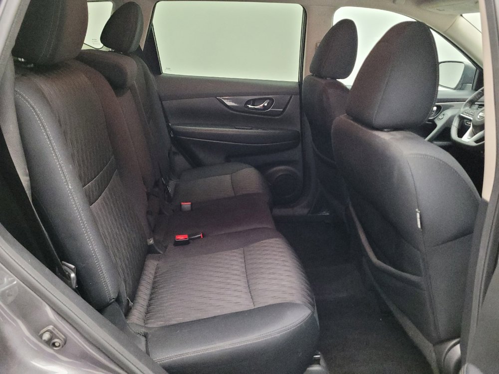 Used 2017 Nissan Rogue SV w/ Midnight Edition Package image 19