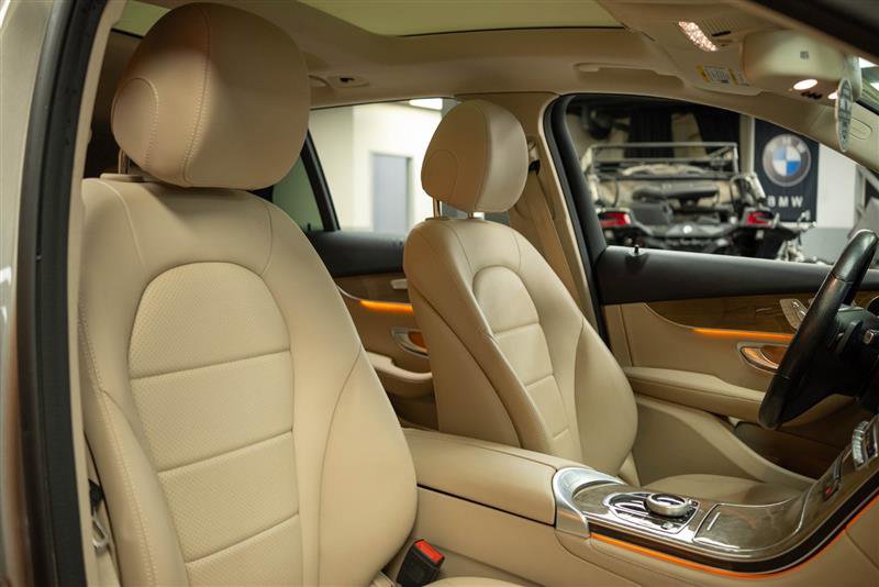 Used 2019 Mercedes-Benz GLC 300 4MATIC w/ Parking Assistance Package image 15