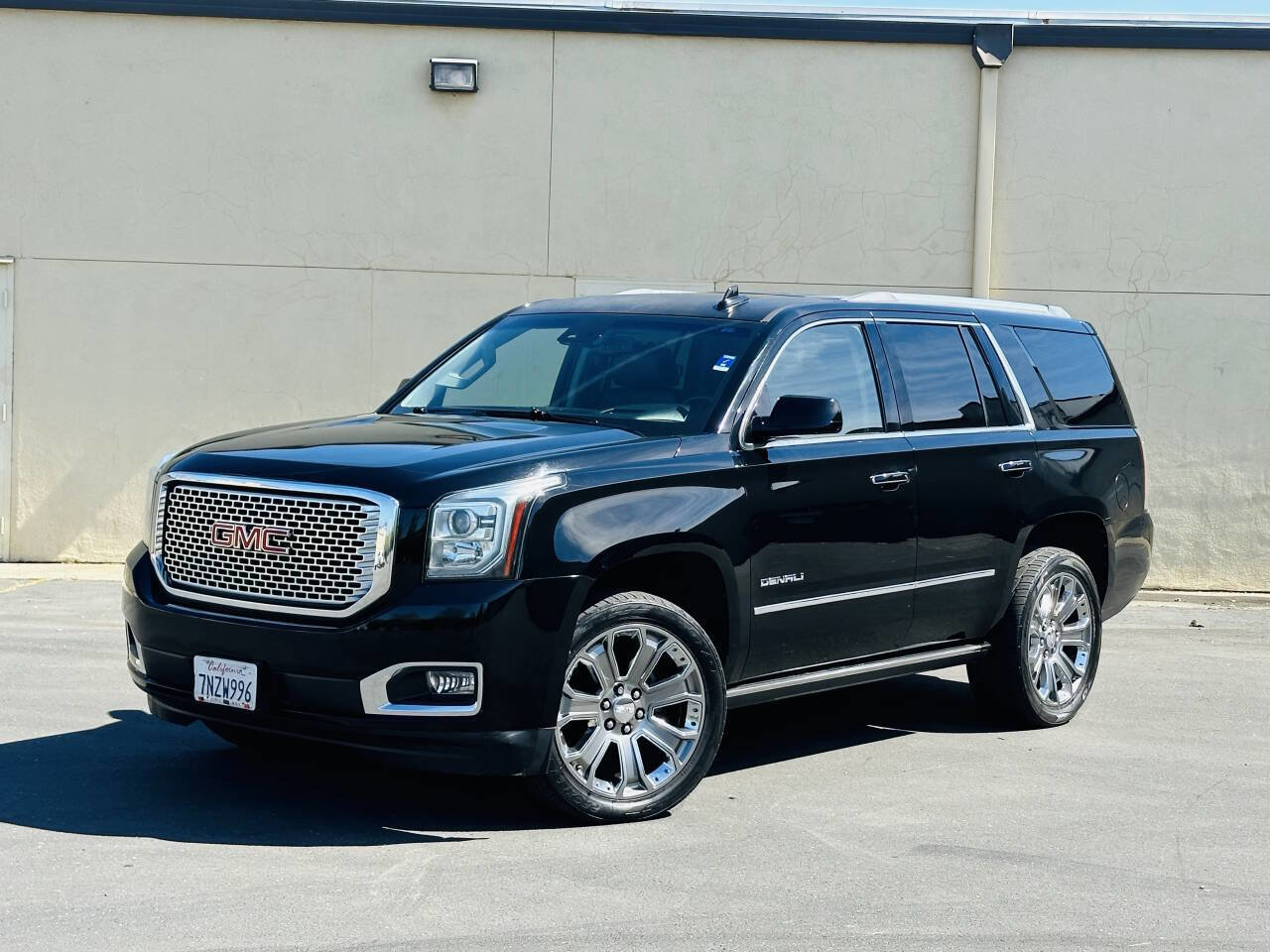 Used 2015 GMC Yukon Denali w/ Premium Package image 4