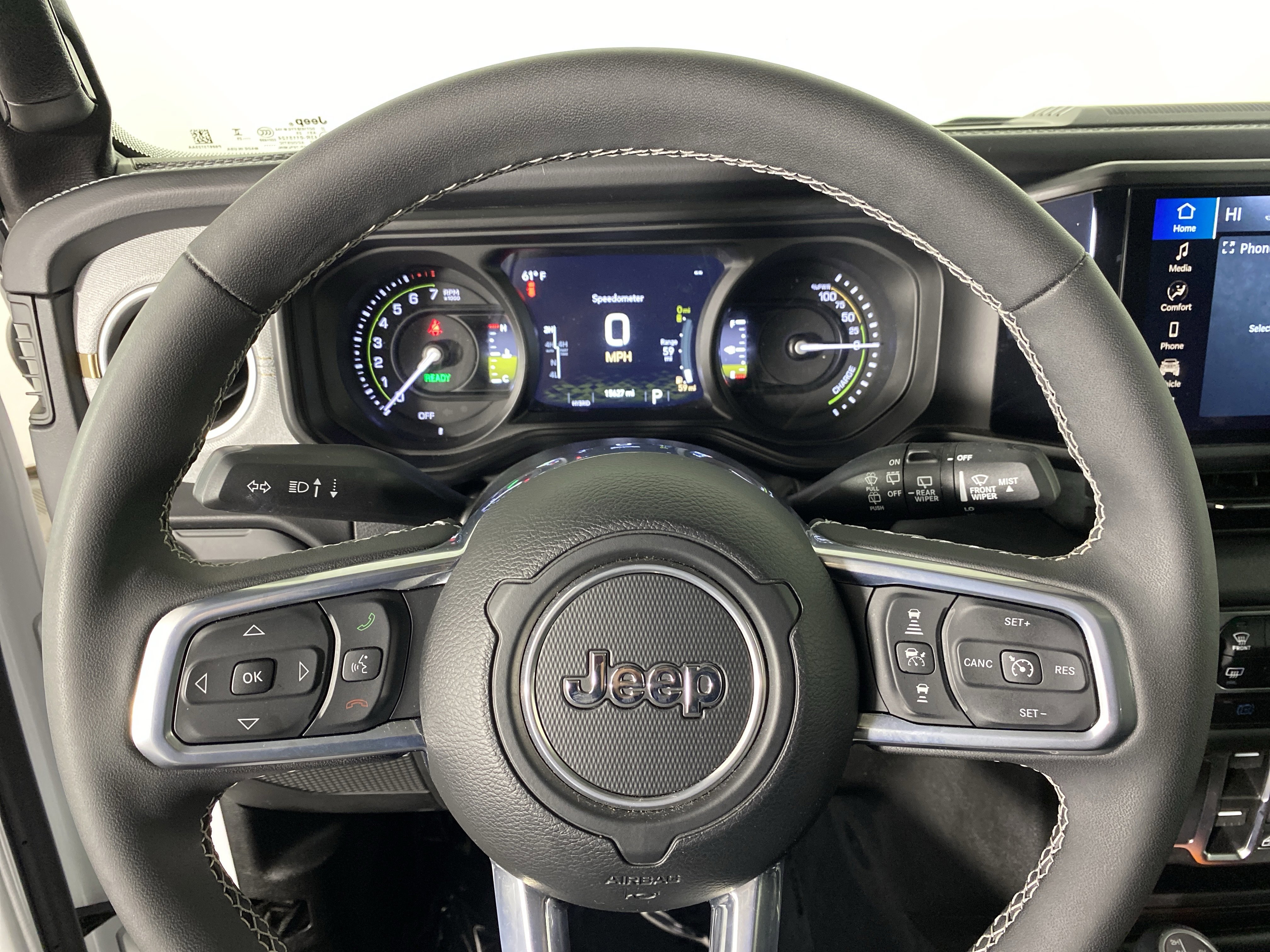 Used 2025 Jeep Wrangler Sahara AWD/4WD image 22