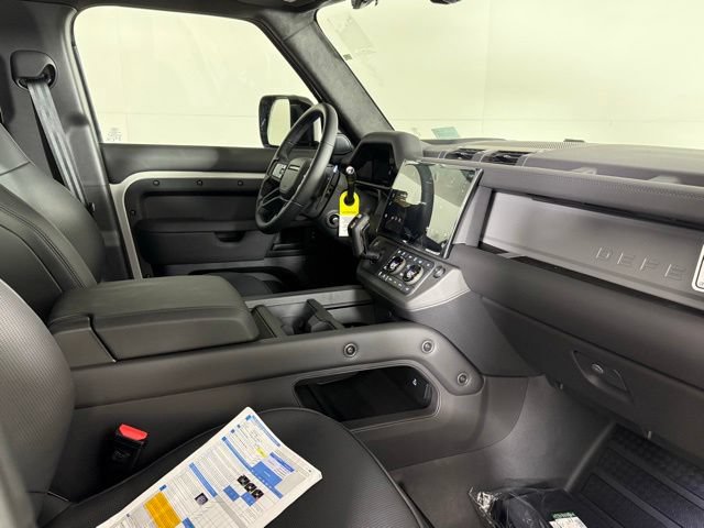 New 2026 Land Rover Defender 110 OCTA AWD/4WD image 33