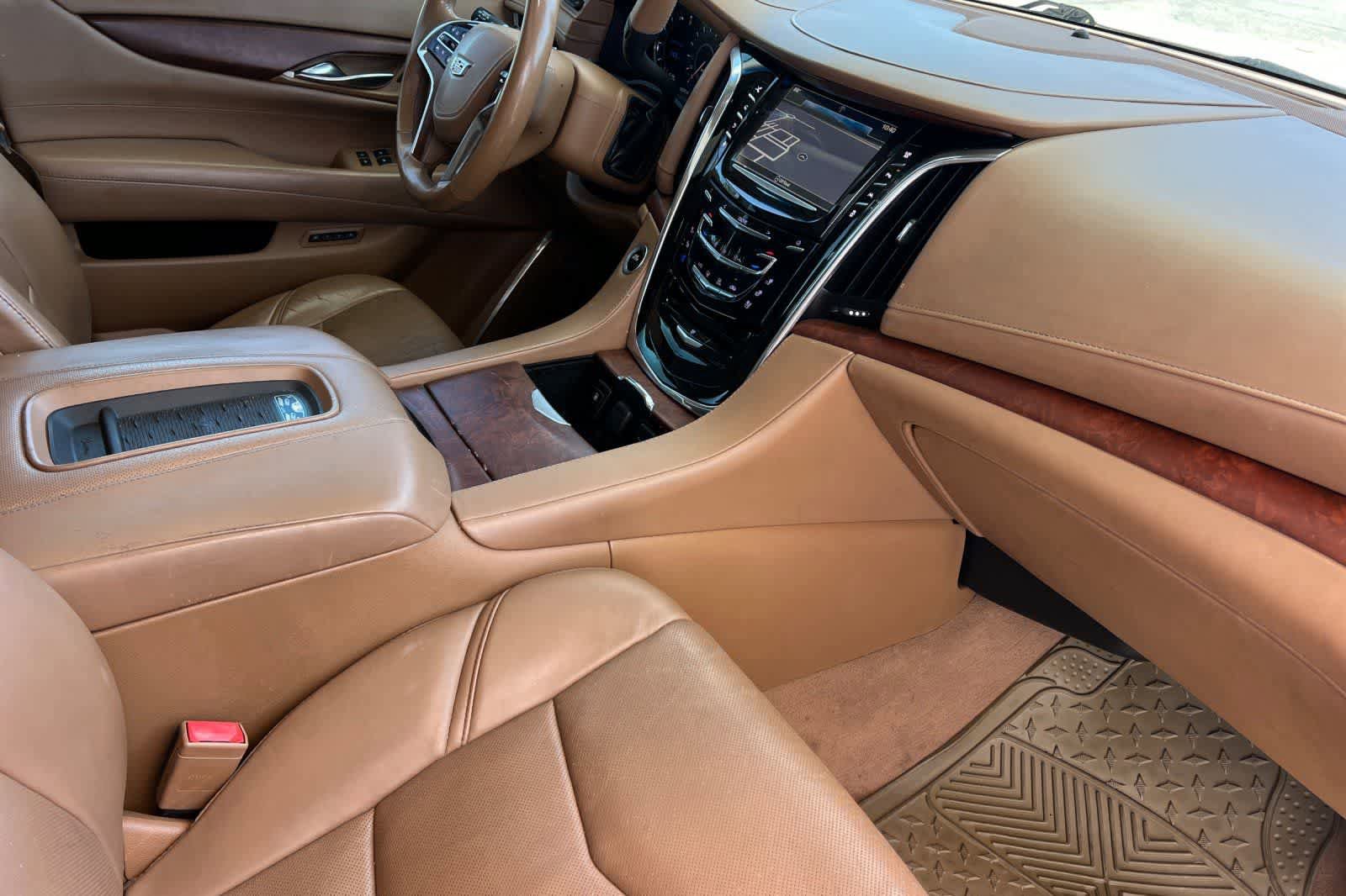 Used 2016 Cadillac Escalade ESV Platinum AWD/4WD image 19