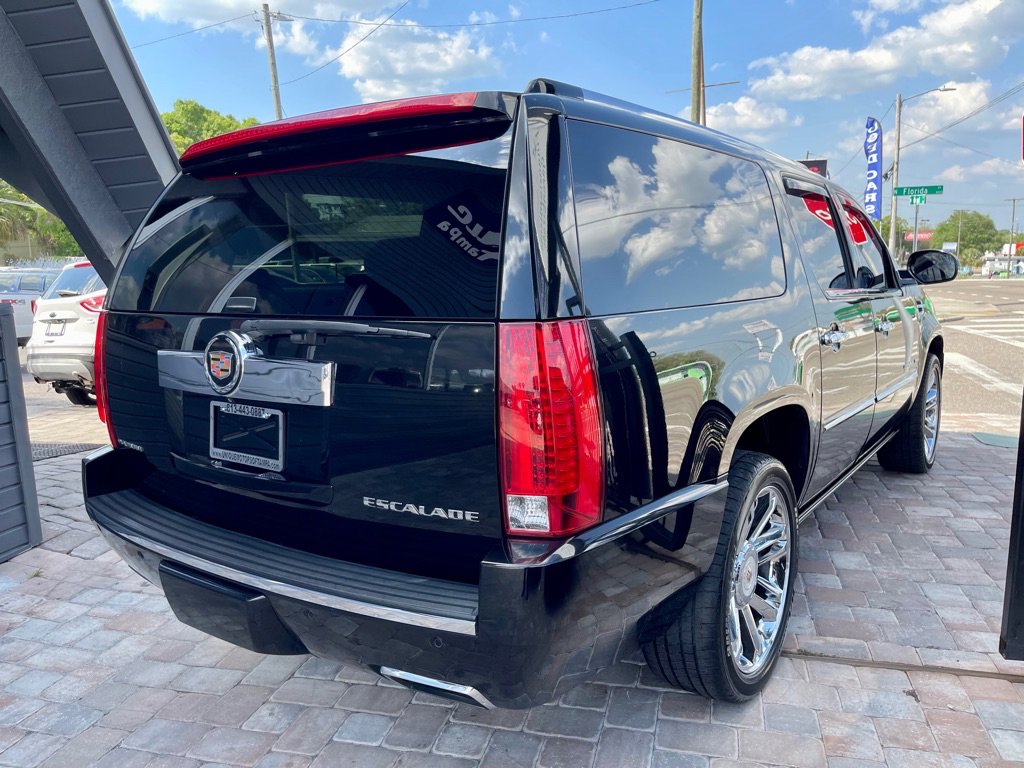 Used 2014 Cadillac Escalade ESV Platinum image 35