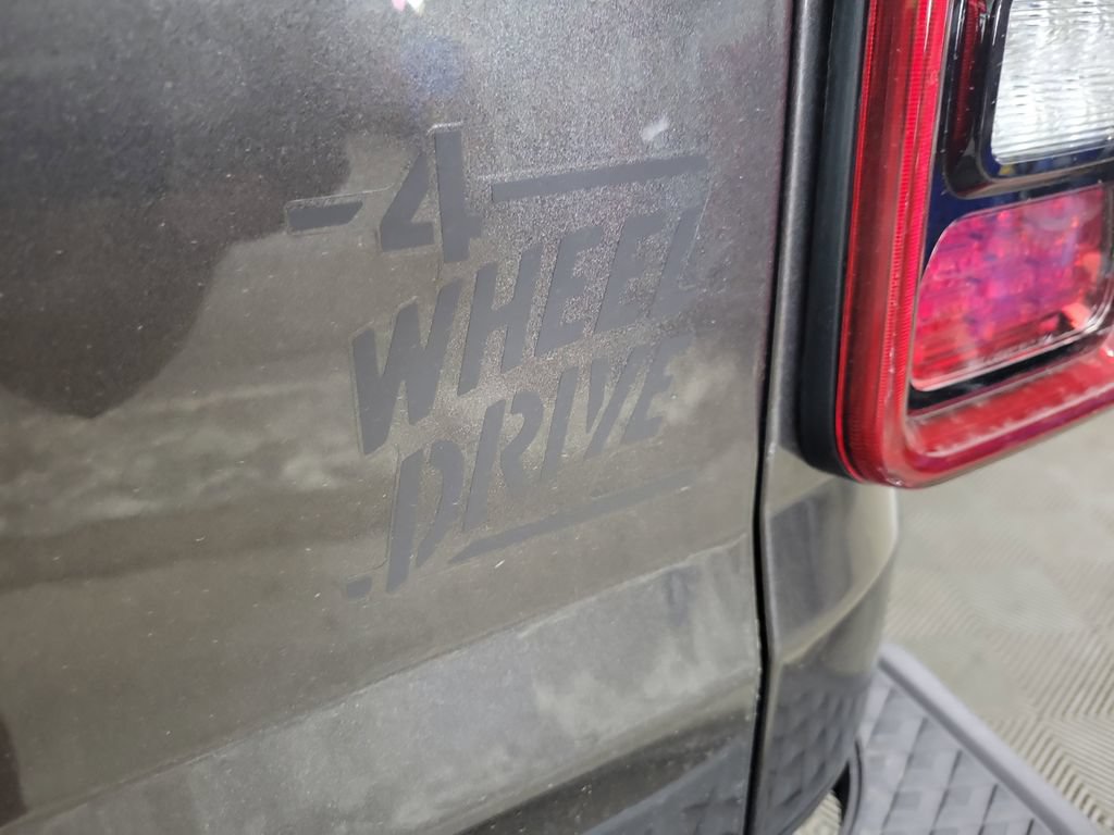 New 2026 Jeep Gladiator Sport AWD/4WD image 5