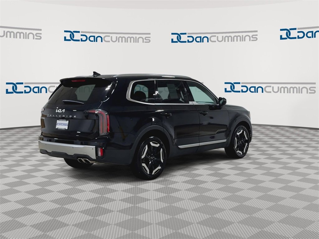 Used 2024 Kia Telluride EX w/ EX Captain's Chair Package image 9