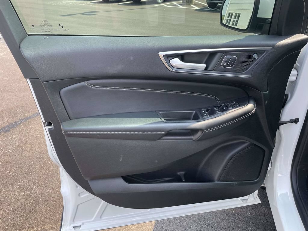 Used 2022 Ford Edge Titanium AWD/4WD image 15