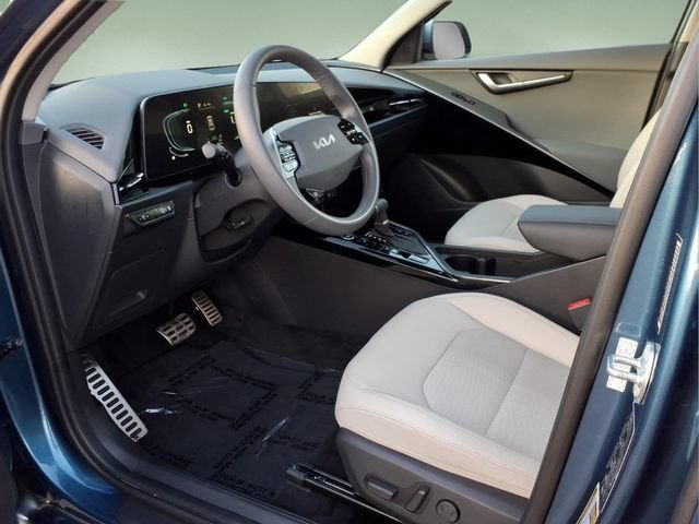 Used 2024 Kia Niro EX Touring FWD image 11