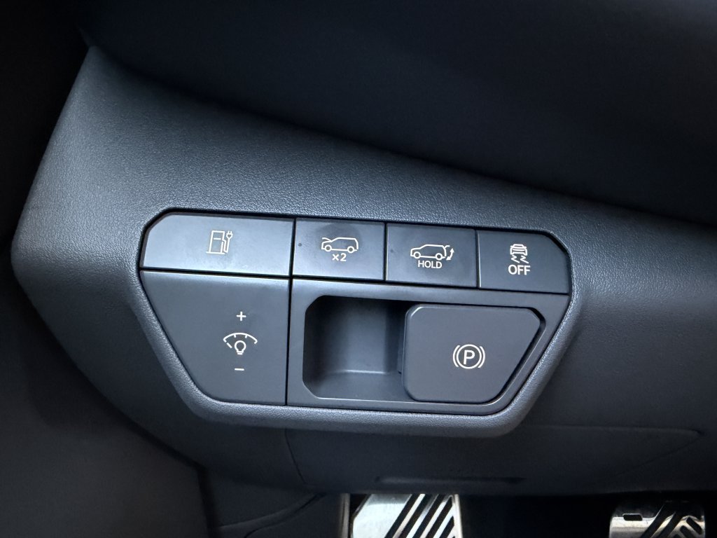 Used 2025 Kia EV9 GT-Line AWD/4WD image 30