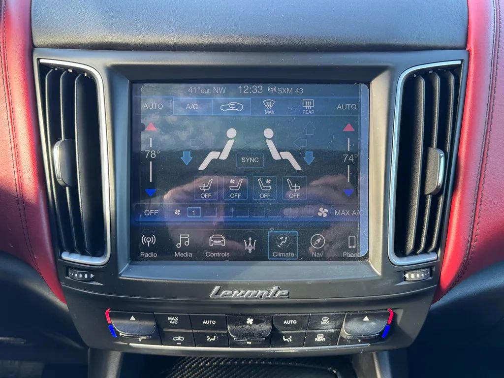 Used 2019 Maserati Levante GranLusso image 16