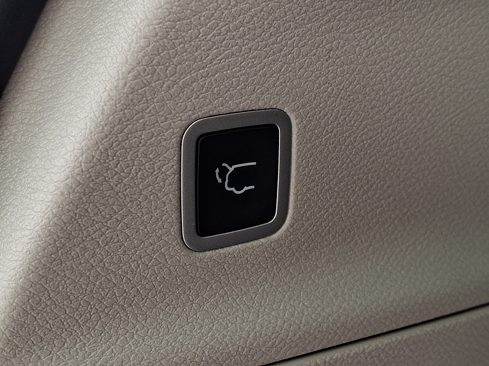 Used 2023 Chrysler Pacifica Limited FWD image 33