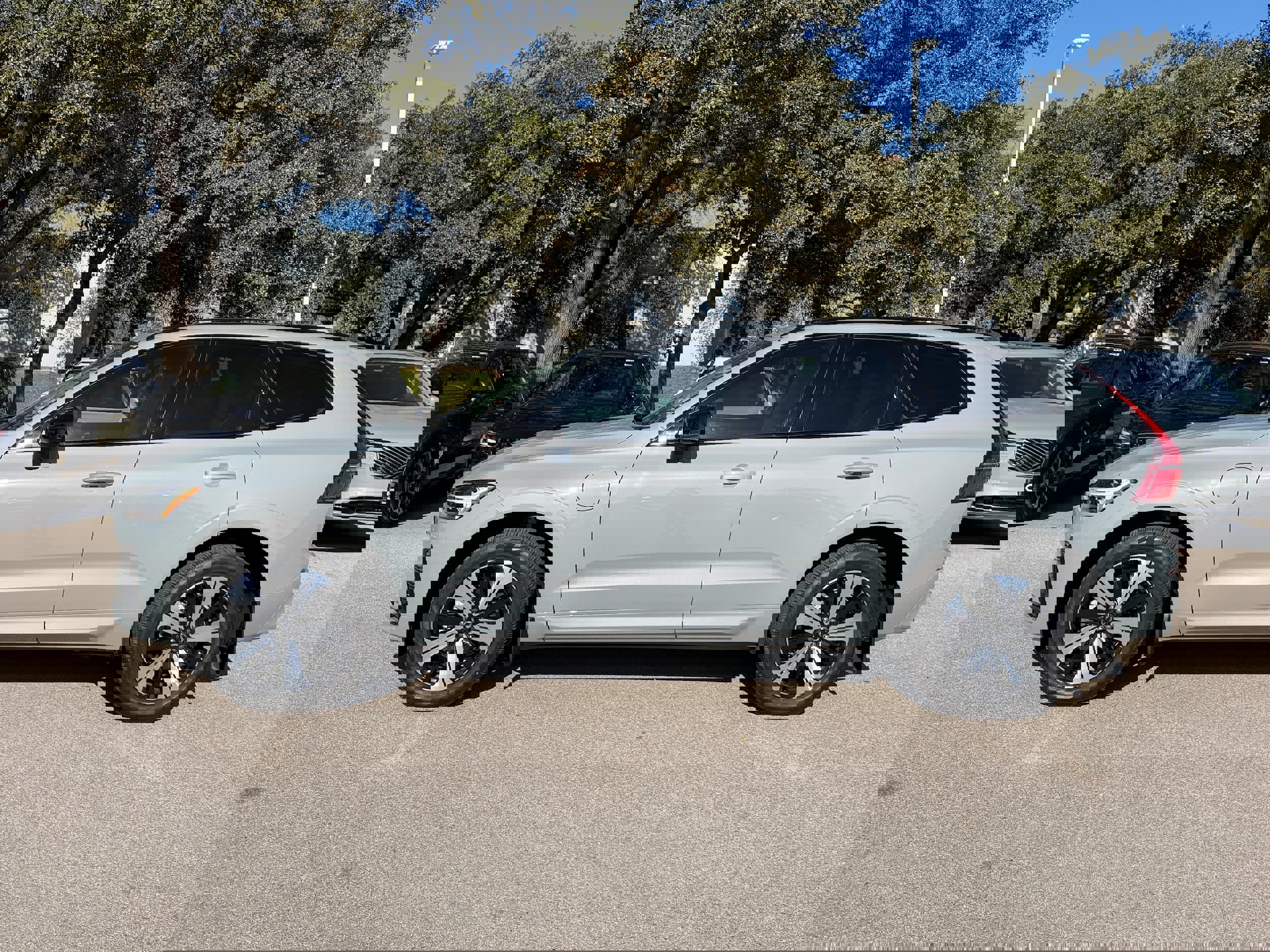 Used 2025 Volvo XC60 T8 Core w/ Protection Package Premier image 3