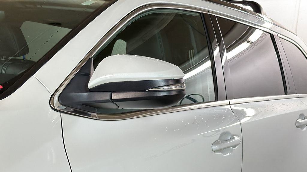 Used 2018 Toyota Highlander SE image 5