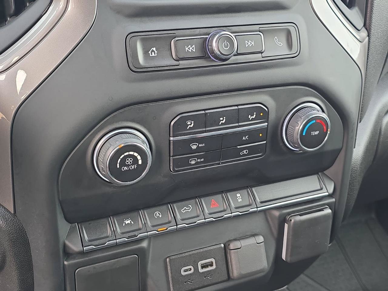Used 2023 Chevrolet Silverado 1500 Custom AWD/4WD image 30