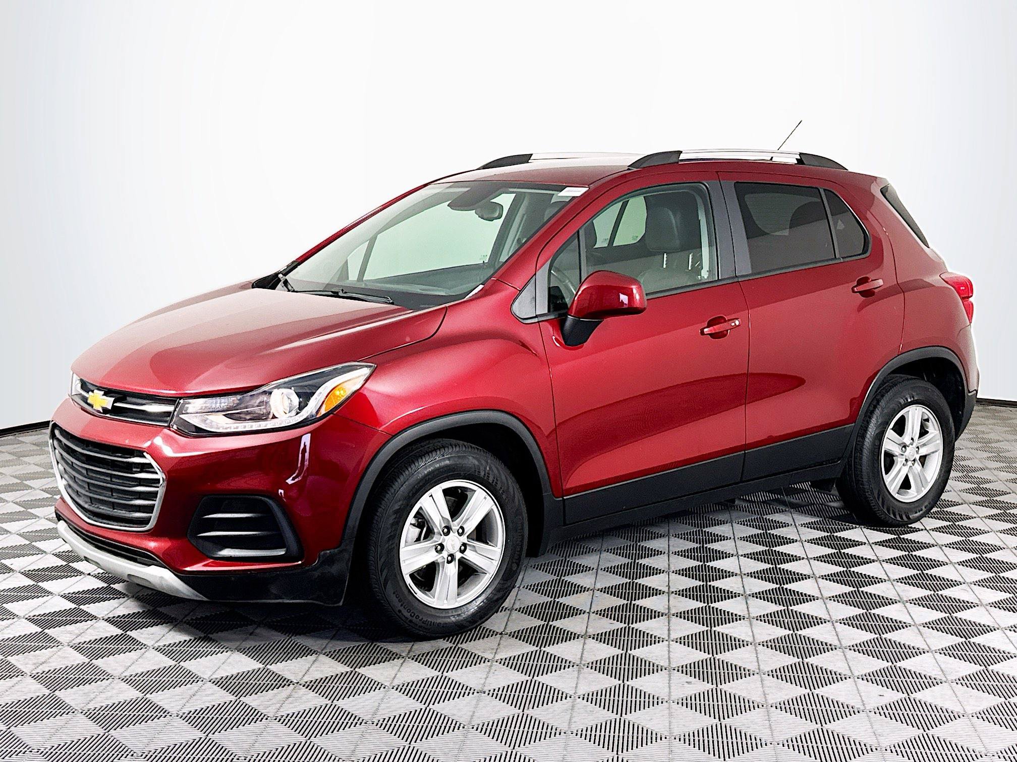 Used 2022 Chevrolet Trax LT w/ LT Convenience Package FWD image 4