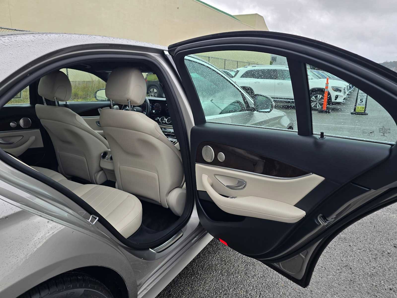 Used 2022 Mercedes-Benz E 350 Sedan image 14