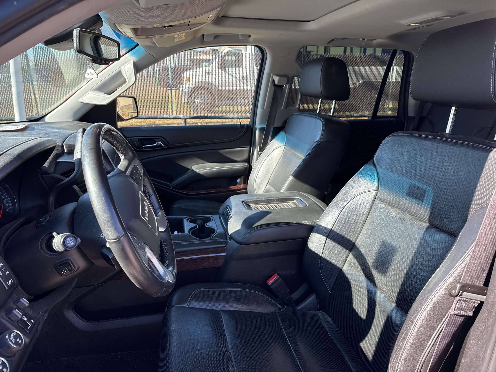 Used 2017 GMC Yukon SLT w/ HD Trailering Package image 13