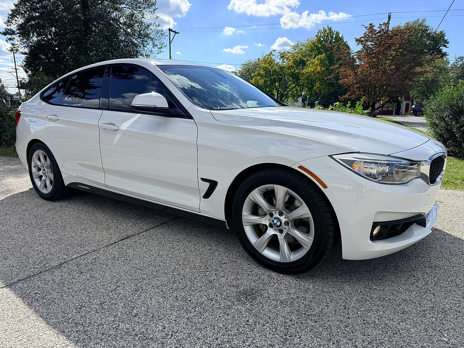Used 2015 BMW 335i Gran Turismo xDrive AWD/4WD image 2