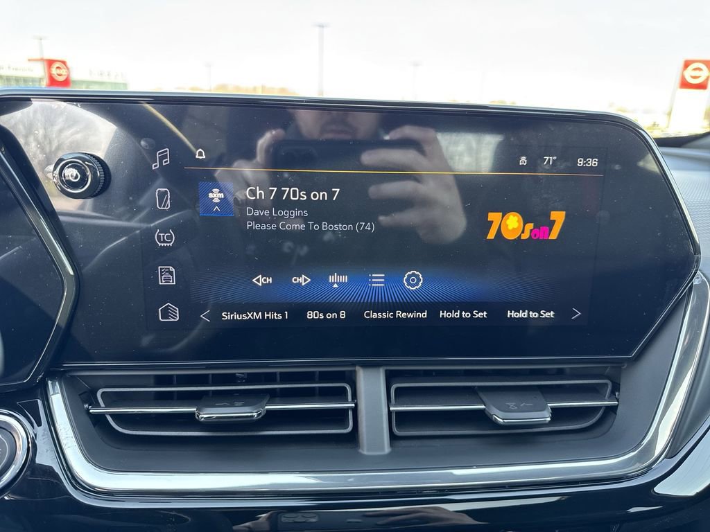 New 2026 Chevrolet Trax RS w/ Sunroof Package image 16