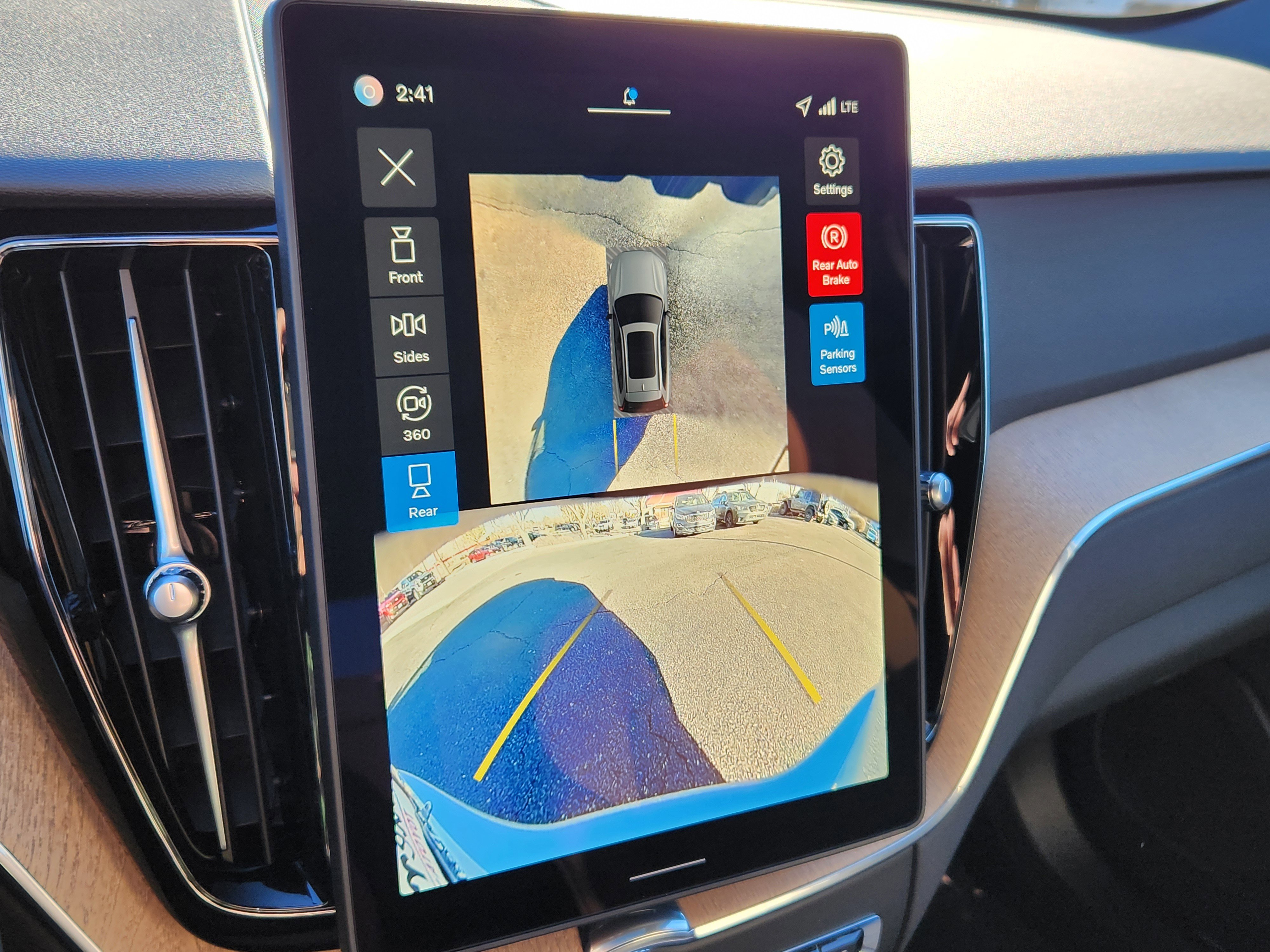 New 2026 Volvo XC60 B5 Plus w/ Climate Package image 11