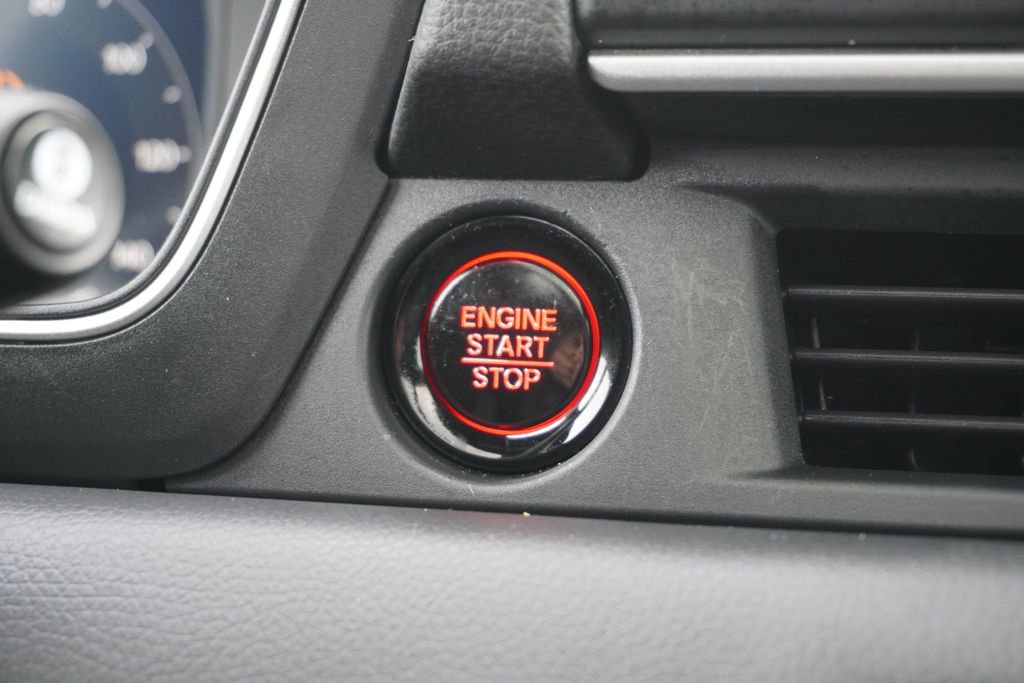 Used 2025 Honda Pilot Black Edition image 24