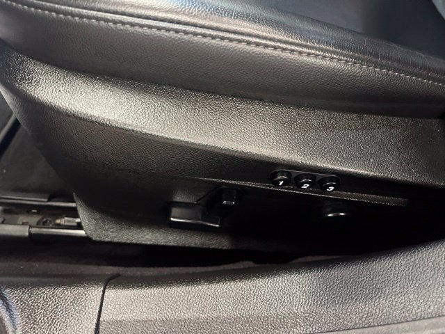 Used 2017 Alfa Romeo Giulia AWD w/ Sport Appearance Package image 20