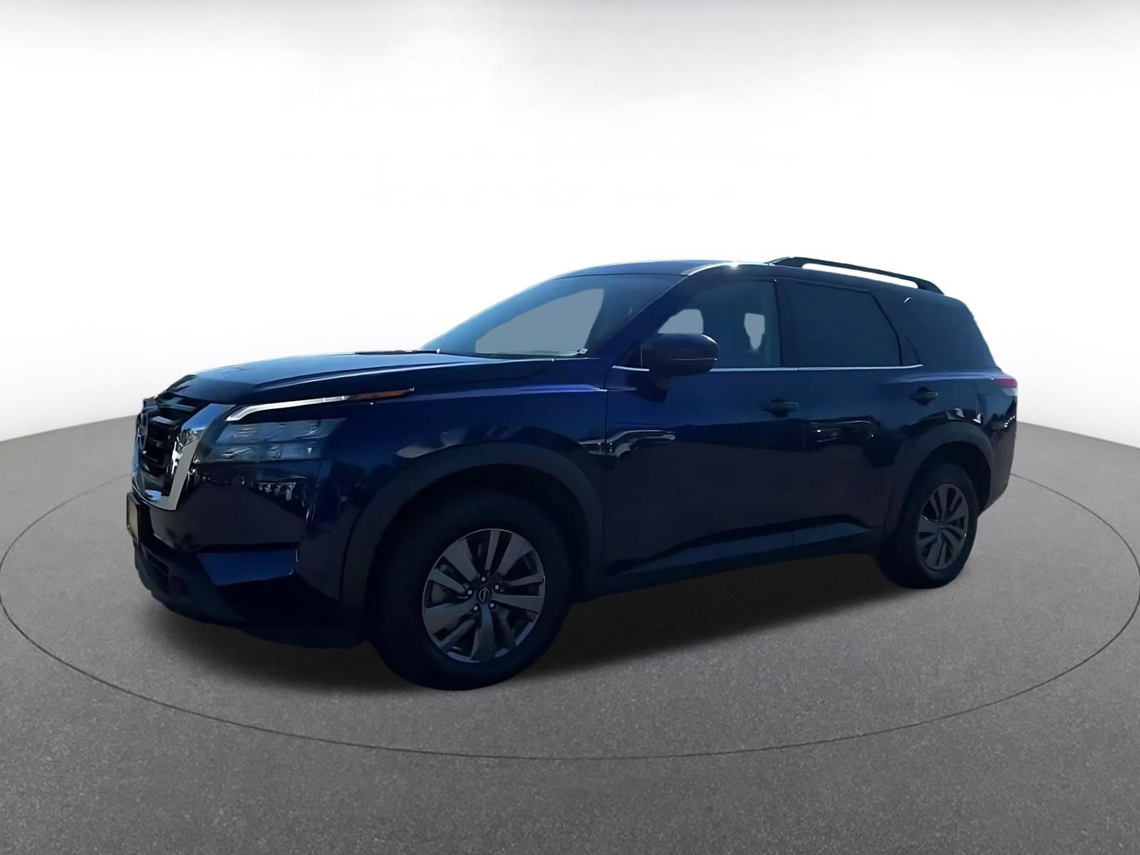 Used 2025 Nissan Pathfinder SV AWD/4WD image 6