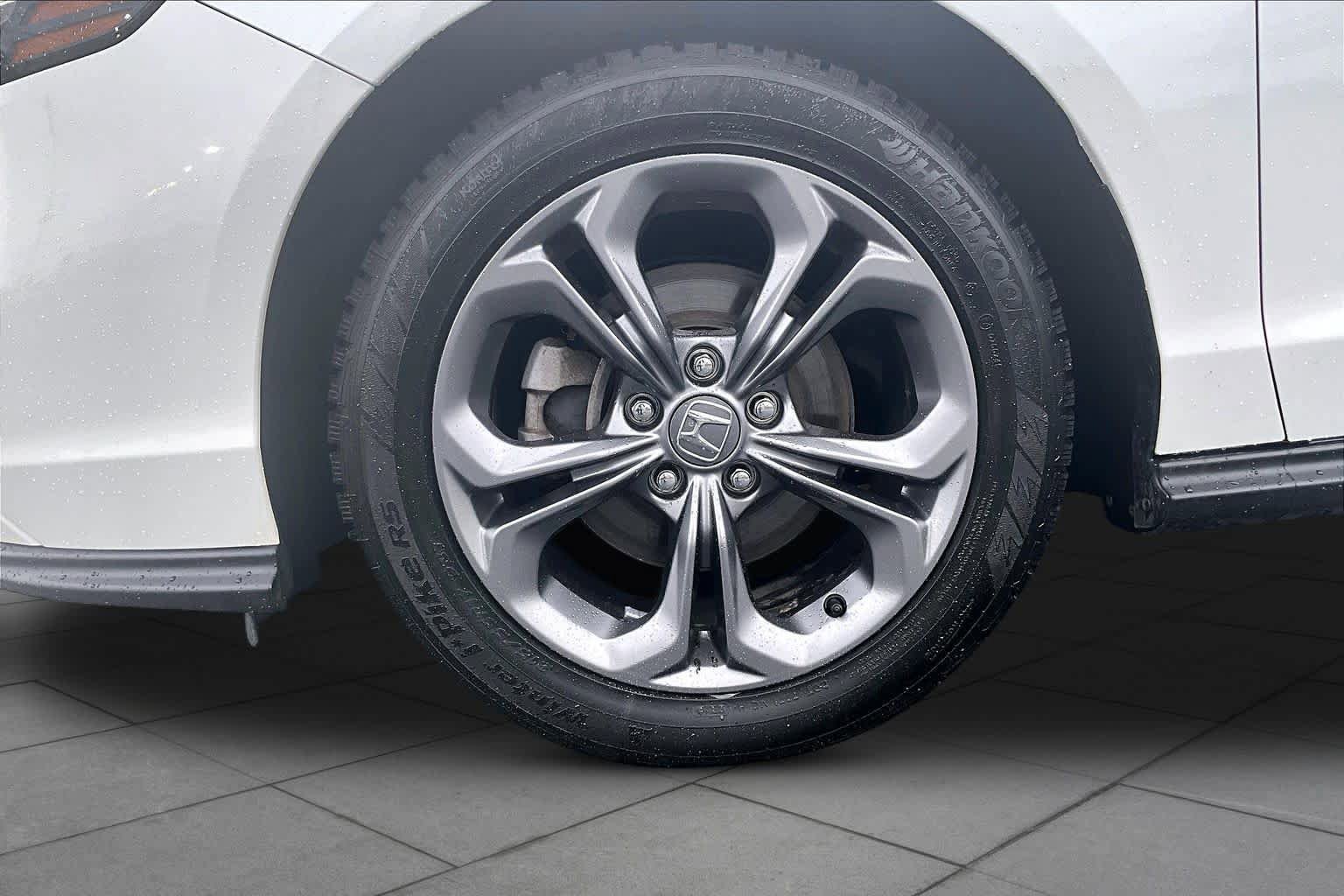 Used 2023 Honda Accord EX image 11