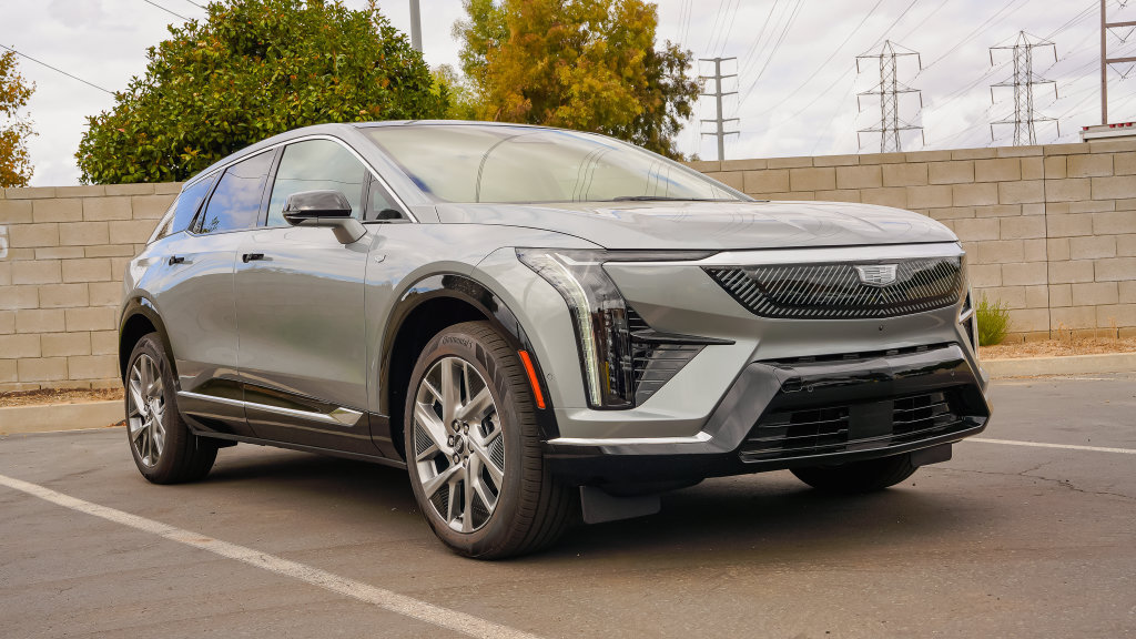 New 2027 Cadillac Optiq Premium Luxury w/ LPO, Floor Liner Package AWD/4WD image 5