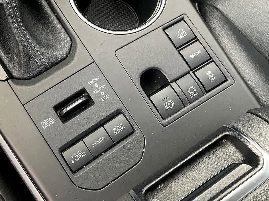 Used 2023 Toyota Highlander XLE image 29