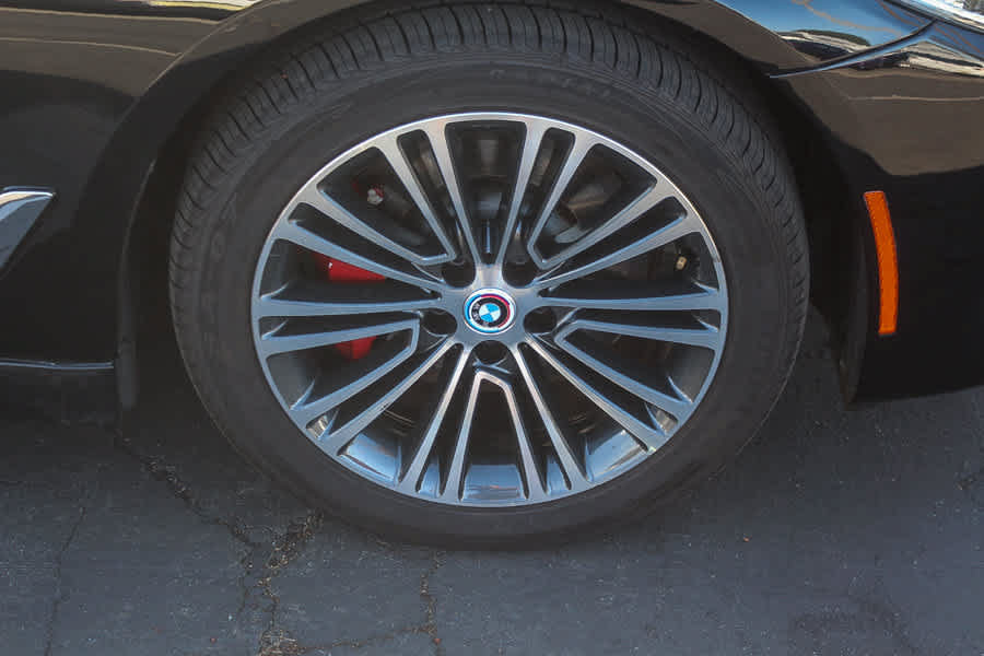 Used 2020 BMW 530i xDrive w/ Convenience Package AWD/4WD image 12