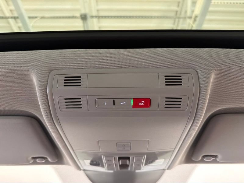 New 2026 Volkswagen Taos SE AWD/4WD image 17